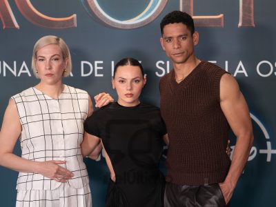 Dafne Keen, Charlie Barnett y Rebecca Henderson en el evento fan de 'Star Wars: The Acolyte'